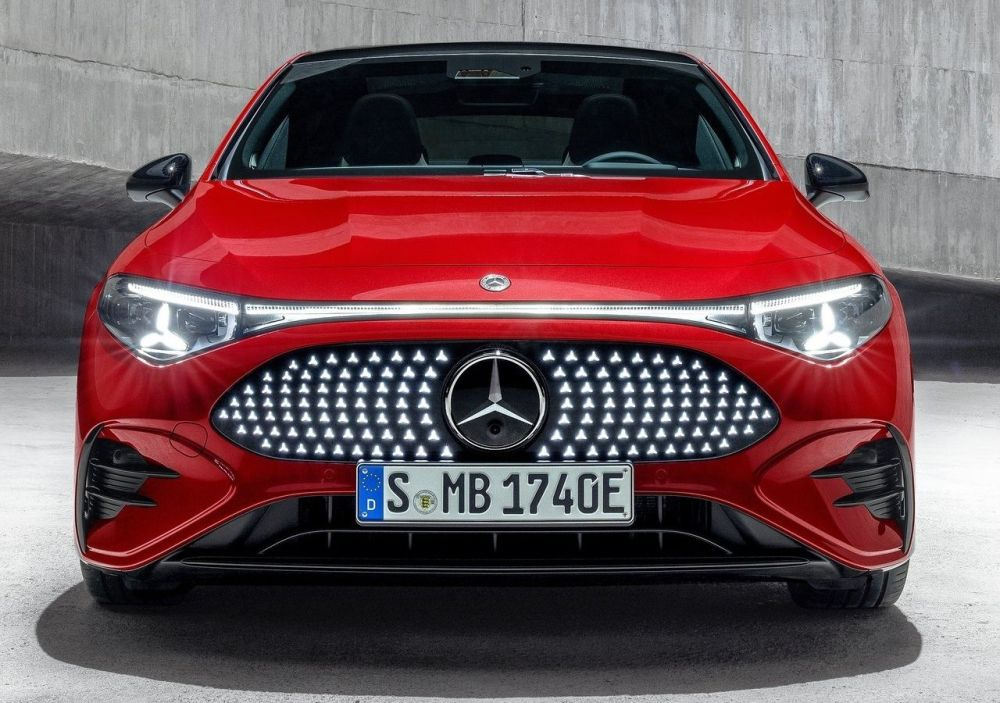 Mercedes-Benz CLA EQ 2025 -sedanin koeajo: Sähköinen premiumkompakti