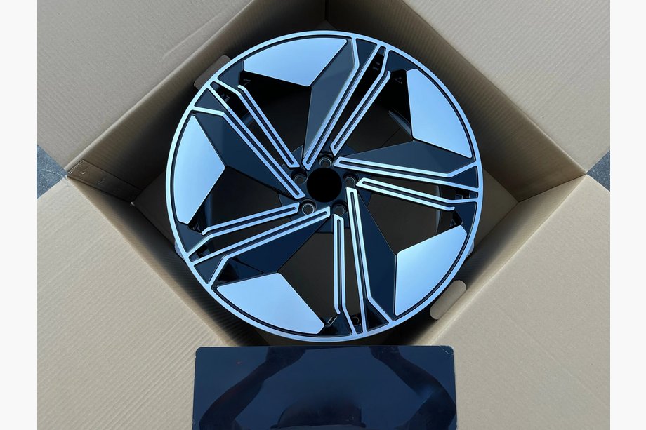 Audi e-Tron 2018–2022 OEM taotut vanteet R21 (4 kpl) Image