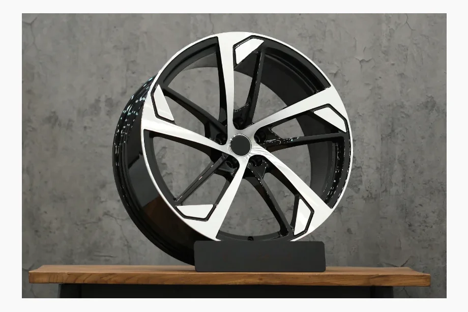 Audi Q7 2015–2026 OEM taotut vanteet R21 (4 kpl) Image