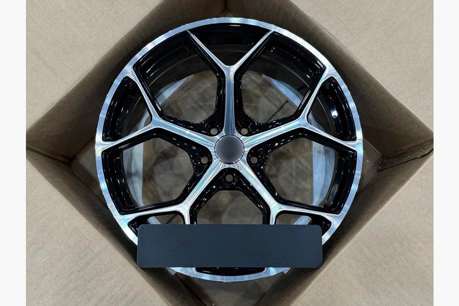 Audi A5 2016–2025 Taotut OEM-vanteet R19 (4 kpl) Kuva 1