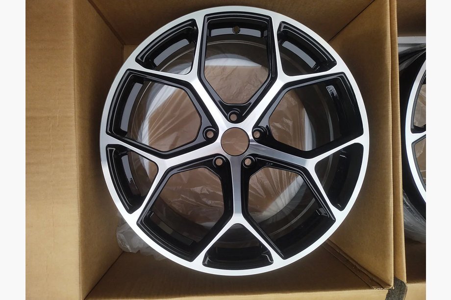 Audi A5 2016–2025 Taotut OEM-vanteet R19 (4 kpl) Kuva 2