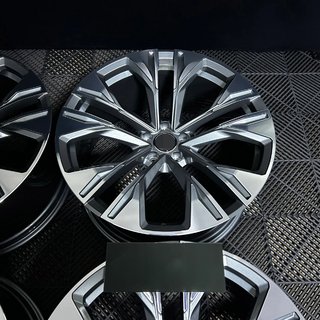 Taotut vanteet OEM R21 V2 (4 kpl) Audi Q8 2018– kuva 1