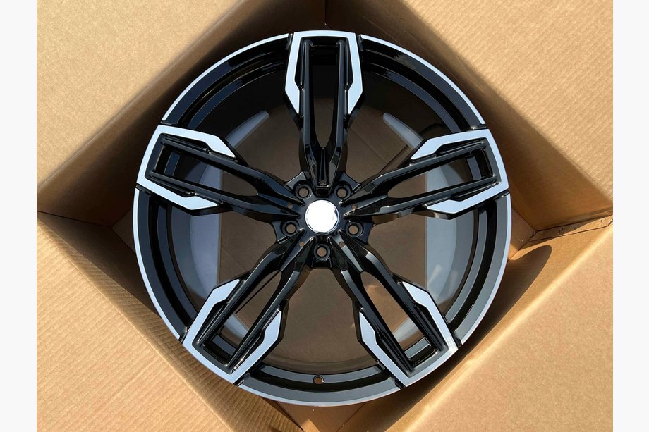 BMW X4 G02 2018– OEM taotut vanteet R21 (4 kpl) Image