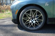 BMW iX (I20) 2022– Taotut OEM-vanteet R22 (4 kpl) kuva 5