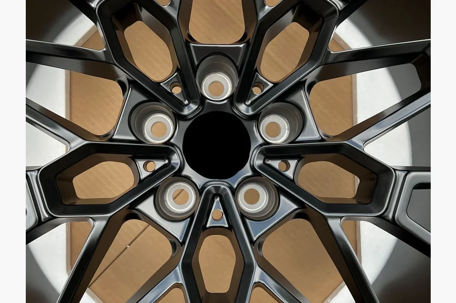 BMW 4-sarja G22/23/26 2020– OEM-taotut vanteet R19 R20 V1 (4 kpl) Kuva 9