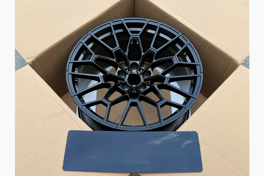 BMW 4-sarja G22/23/26 2020– OEM-taotut vanteet R19 R20 V1 (4 kpl) Kuva 7