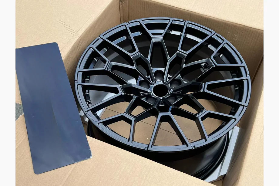BMW 4-sarja G22/23/26 2020– OEM-taotut vanteet R19 R20 V1 (4 kpl) Kuva 3