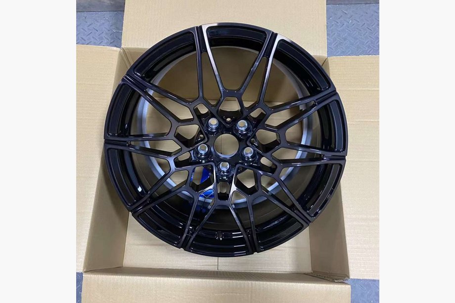 BMW 4-sarja G22/23/26 2020– OEM-taotut vanteet R19 R20 V3 (4 kpl) Image