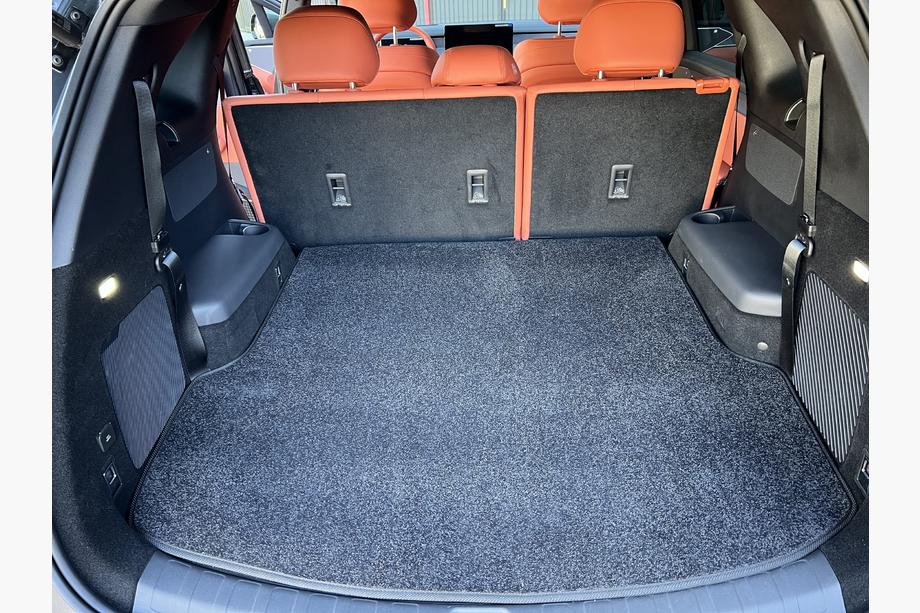 BYD Tang L 2025– Premium-tekstiilinen tavaratilan matto (7-paikkainen, 3. rivi taitettuna, musta) Image