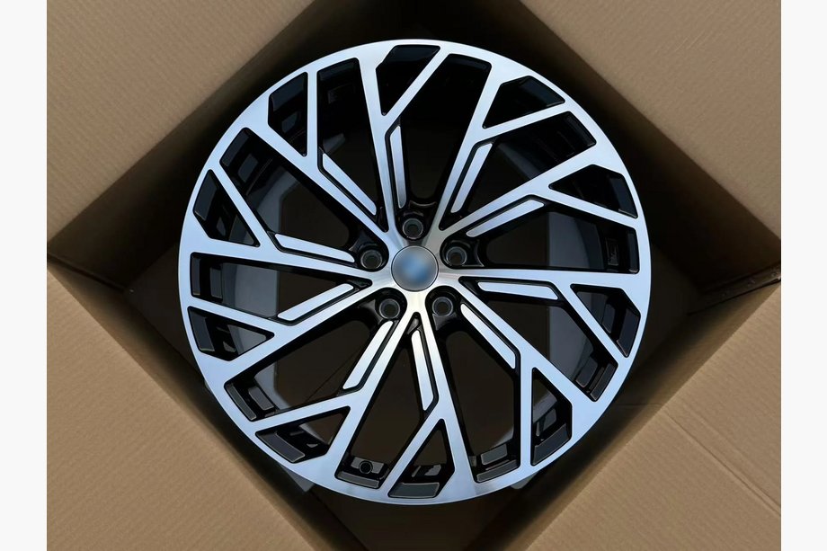 BMW 4-sarja G22/23/26 2020– Taotut vanteet OEM R20 V4 (4 kpl) Image