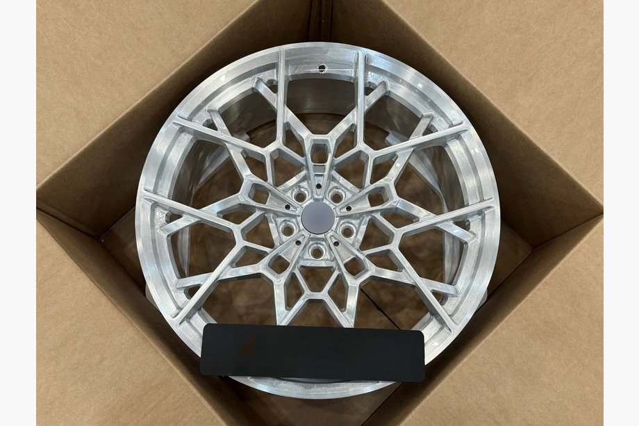 BMW 7-sarja G70/G71 2022– Taotut vanteet OEM R22 V2 (4 kpl) Image