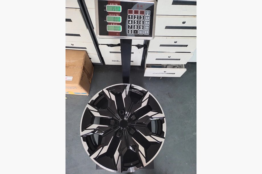 BMW 5/i5 -sarja G60/G60E/G61 2023– Taotut OEM-vanteet R21 V4 (4 kpl) Kuva 11