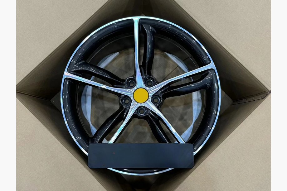 Ferrari 488 GTB 2015–2019 Taotut OEM-vanteet R20 V3 (4 kpl) Image