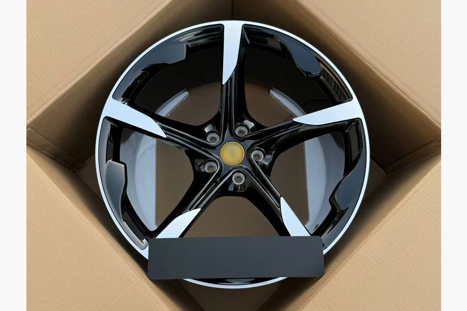 Ferrari 488 GTB 2015–2019 OEM taotut vanteet R21 (4 kpl) Image