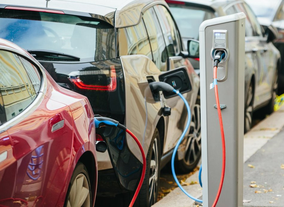 Näin käytät sähköautoa oikein kylmään vuodenaikaan