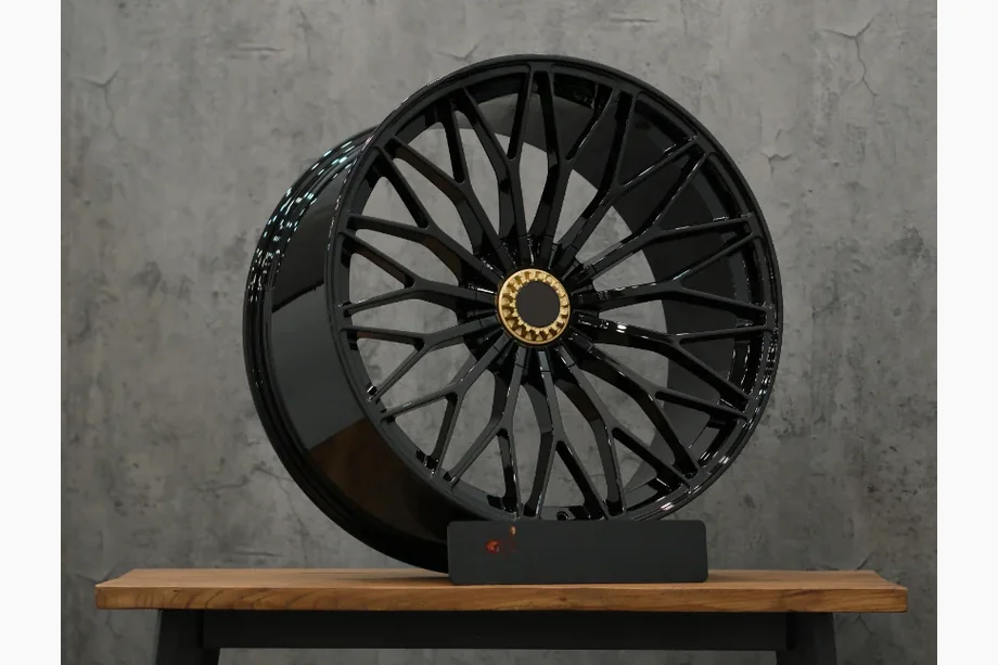Lamborghini Urus 2018– Taotut vanteet OEM R23 V3 (4 kpl) Image