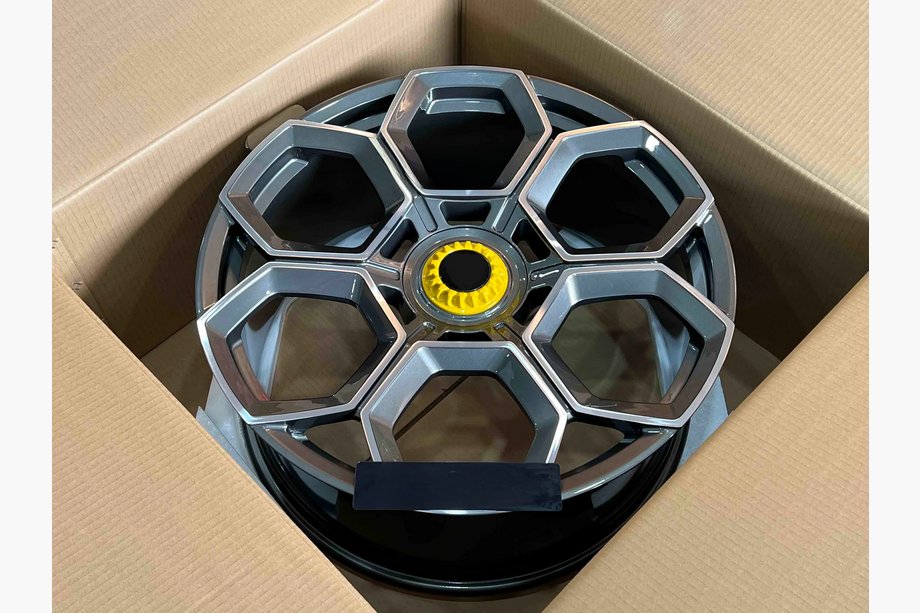 Lamborghini Huracan 2014– Taotut OEM-vanteet R20 V1 (4 kpl) Image