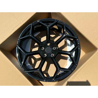 Taotut OEM R23 V8 -vanteet (4 kpl) kuva 1