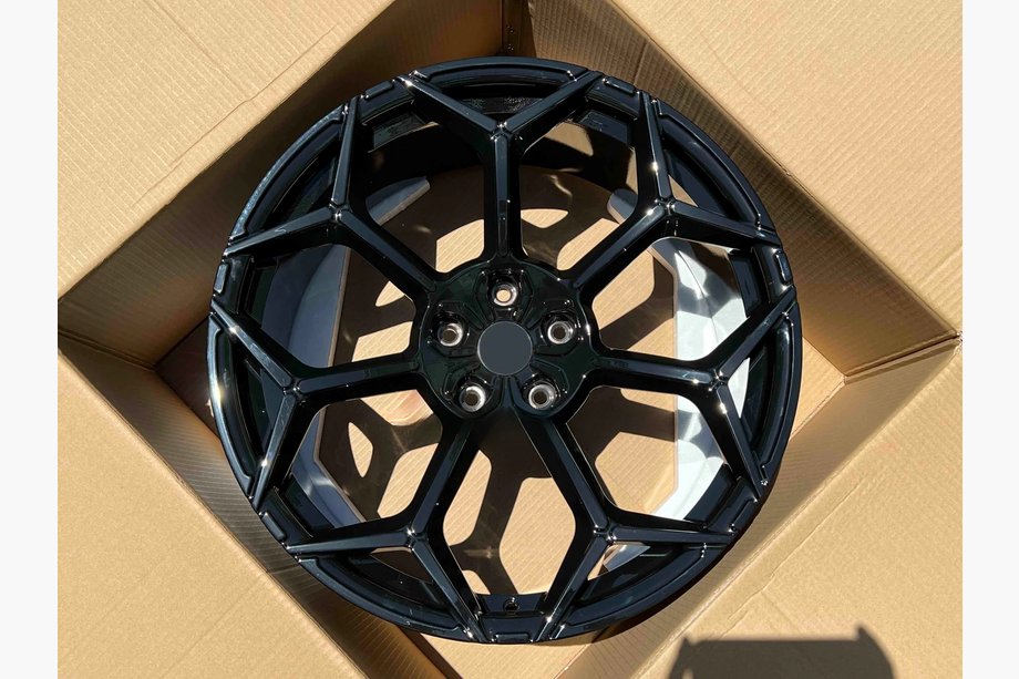 Lamborghini Urus 2018– Taotut OEM R23 V8 -vanteet (4 kpl) Image