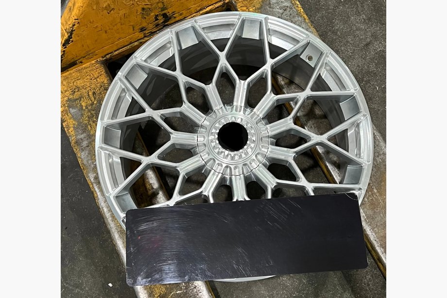Lamborghini Huracan 2014– Taotut OEM-vanteet R20 R21 V2 (4 kpl) Image