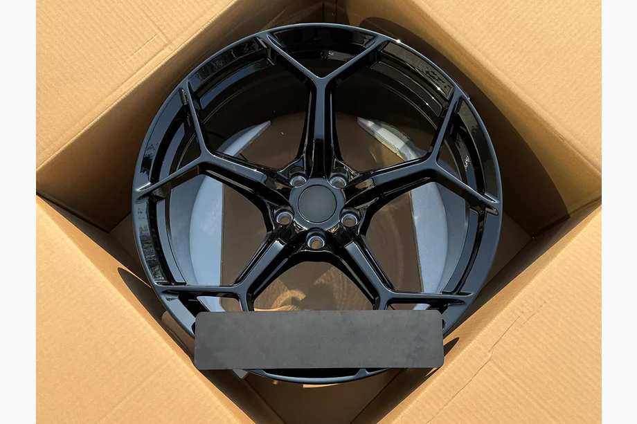 Lamborghini Huracan 2014– Taotut OEM-vanteet R20 V3 (4 kpl) Image