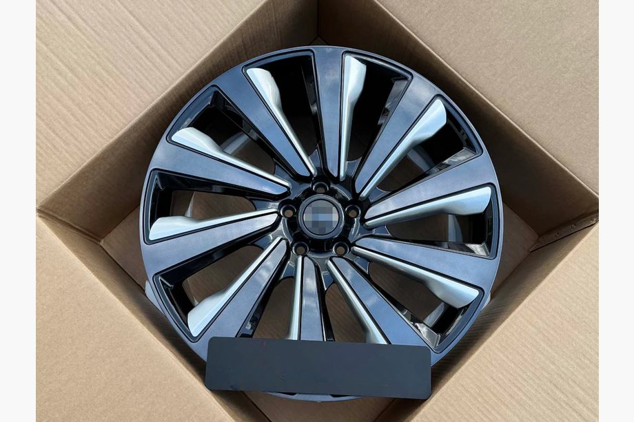 Range Rover V L460 2021– Taotut OEM-vanteet R22 (4 kpl) Image