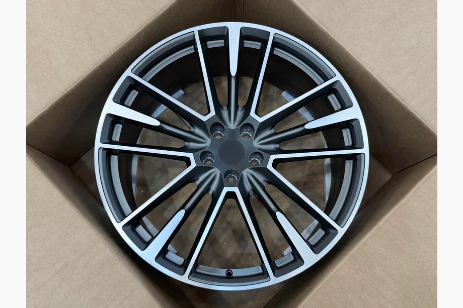 Maserati Ghibli 2013–2023 Taotut OEM-vanteet R22 (4 kpl) Image