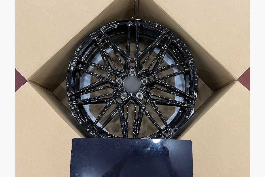 Mercedes C-sarja W204 2007–2015 Taotut OEM-vanteet R19 (4 kpl) Image