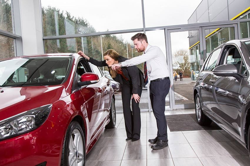 Näin neuvottelet hinnan käytettyä autoa ostaessa