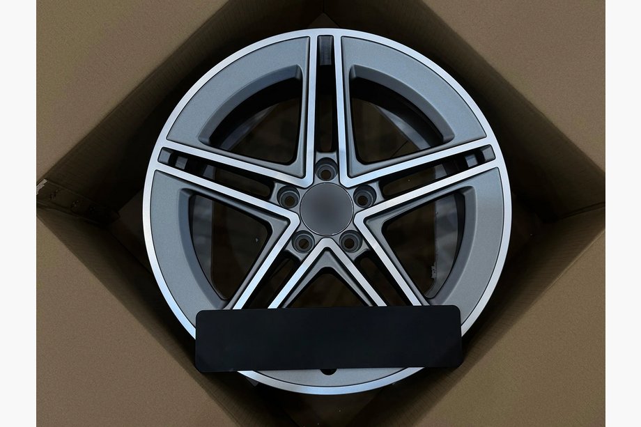 Mercedes CLS C218 2011–2018 OEM-taotut vanteet R18 (4 kpl) Image