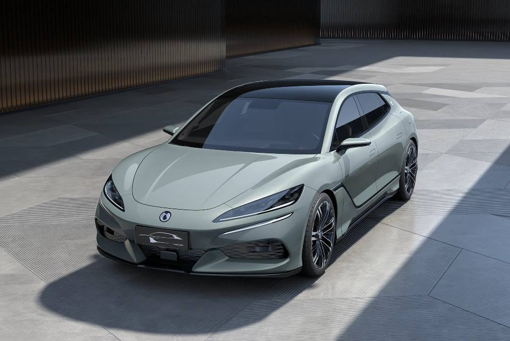 Denza Z9 GT -mallikatsaus: sähköinen shooting brake -lippulaiva