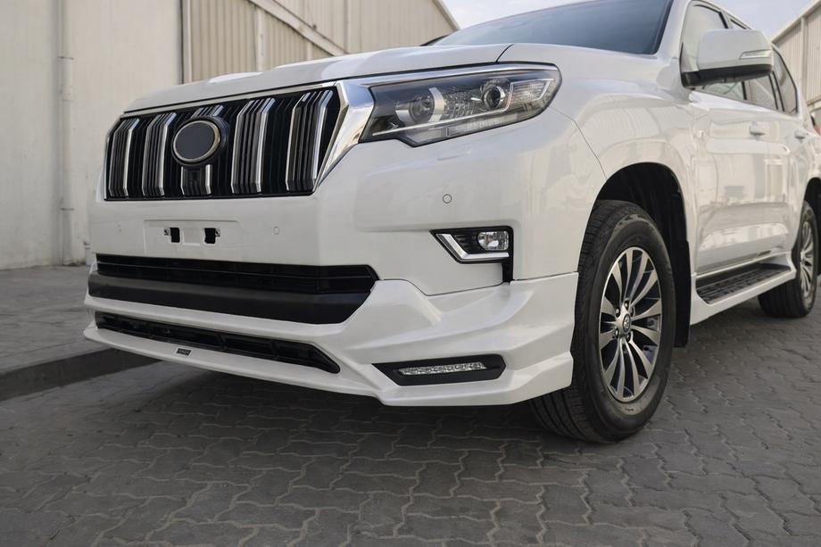 Toyota Land Cruiser Prado 150 2009–2023 Etupuskurin lipspoileri TRD (2017-) Valkoinen väri Kuva 3