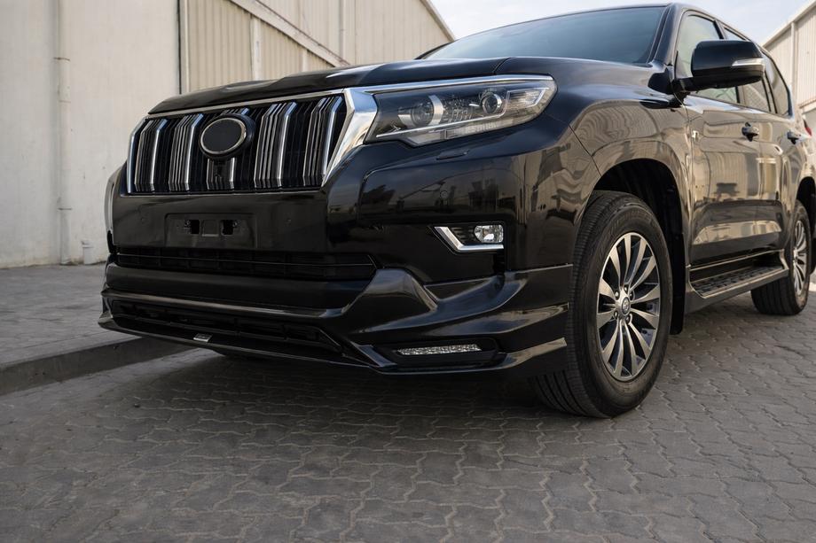 Toyota Land Cruiser Prado 150 2009–2023 Etupuskurin lipspoileri TRD (2017-) Valkoinen väri Kuva 2