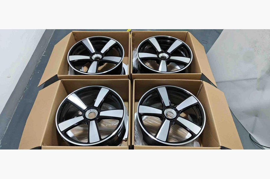 Porsche 911 (992) 2018– Taotut OEM-vanteet R20 R21 V7 (4 kpl) Kuva 5
