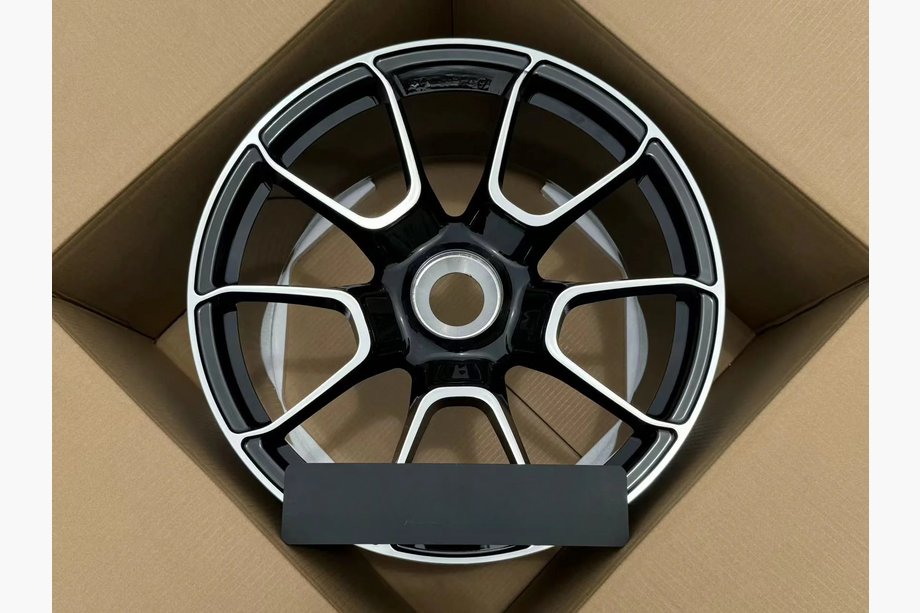 Porsche 911 (992) 2018– Taotut OEM-vanteet R20 R21 V18 (4 kpl) Image