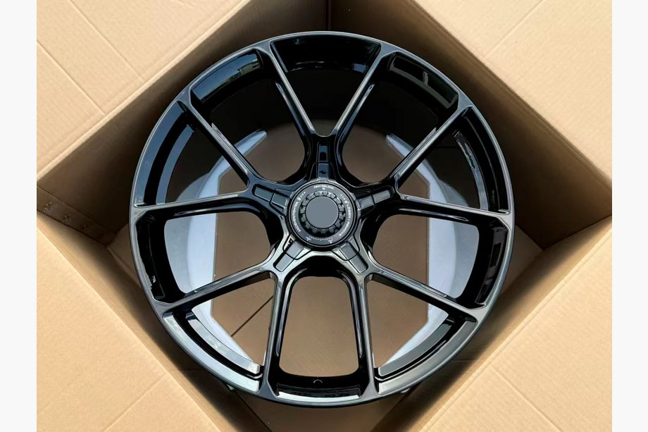 Porsche 911 (992) 2018– Taotut OEM-vanteet R20 R21 V30 (4 kpl) Image