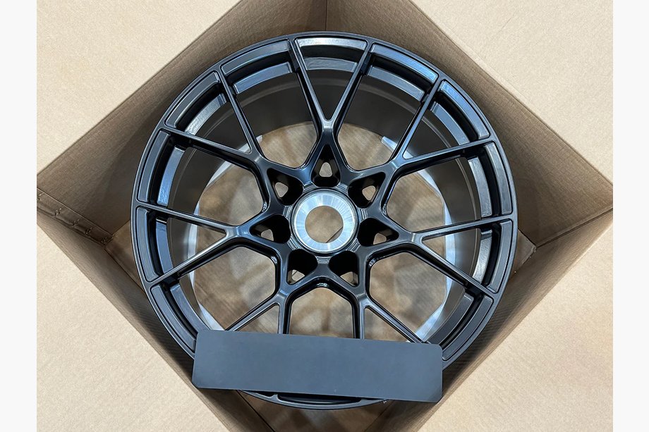Porsche 911 (992) 2018– Taotut vanteet OEM R21 V3 (4 kpl) Image