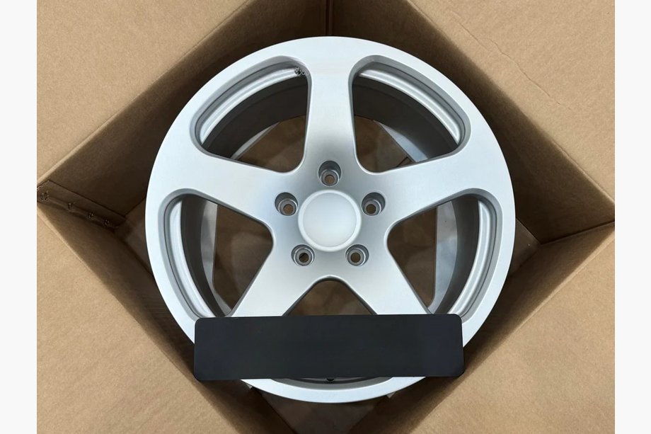 Porsche 911 (992) 2018– OEM-taotut vanteet R18 (4 kpl) Image