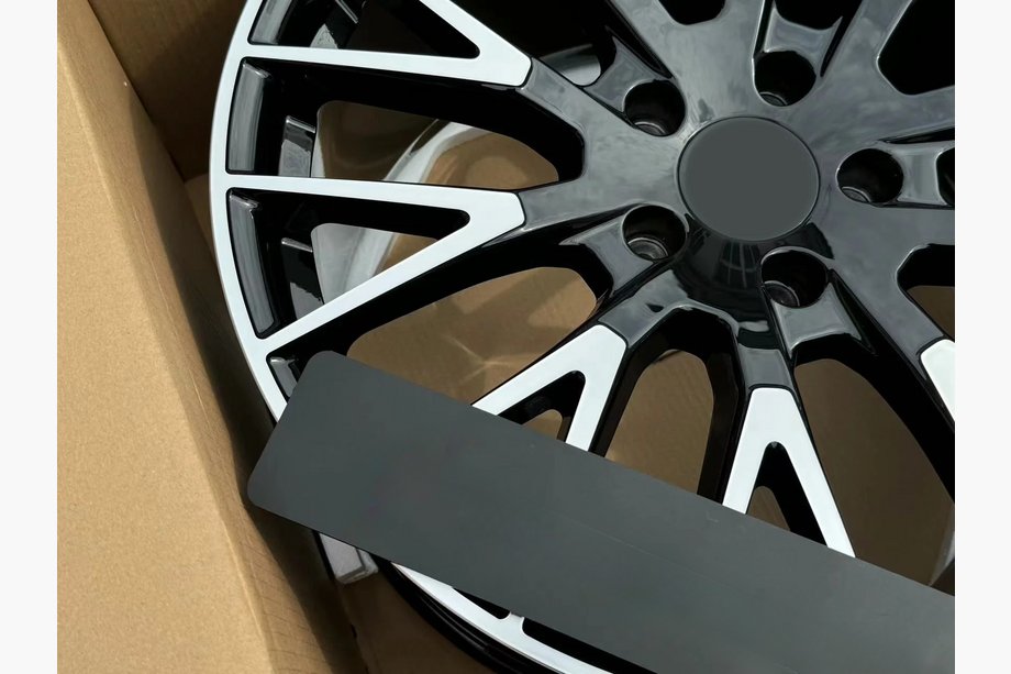 Porsche Panamera 2023– Taotut vanteet OEM R21 V2 (4 kpl) Kuva 8