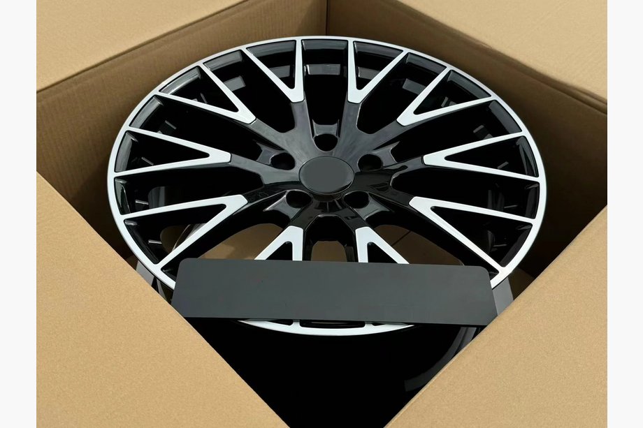 Porsche Panamera 2023– Taotut vanteet OEM R21 V2 (4 kpl) Kuva 4