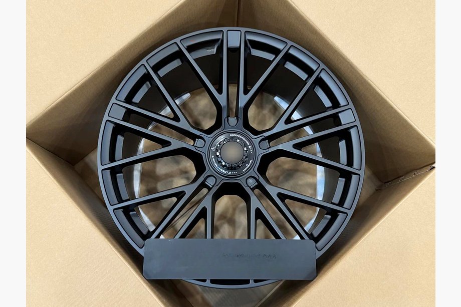 Porsche Panamera 2023– Taotut vanteet OEM R21 V9 (4 kpl) Image