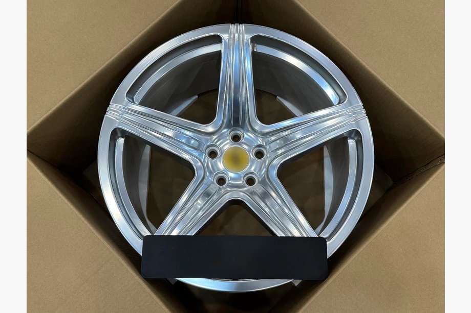 Ferrari 550 Taotut OEM-vanteet R20 V3 (4 kpl) Image
