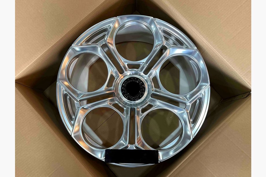 Lamborghini Countach OEM taotut vanteet R20/R21 (4 kpl) Image