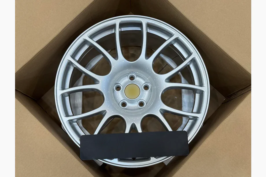 Lexus LFA 2010–2013 Taotut vanteet OEM R20 V7 (4 kpl) Kuva 1