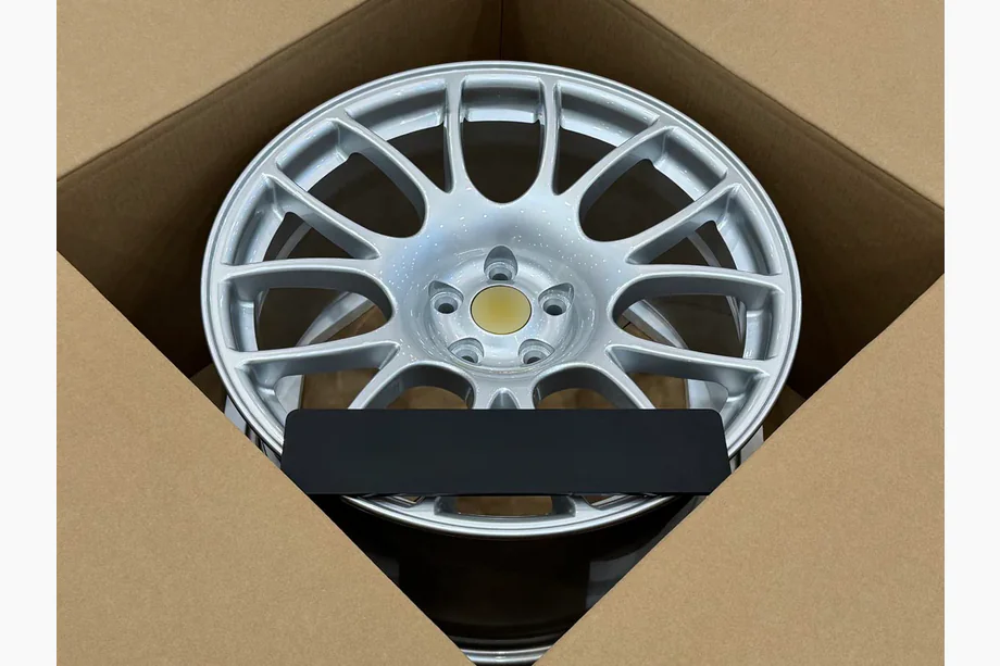 Lexus LFA 2010–2013 Taotut vanteet OEM R20 V7 (4 kpl) Kuva 3