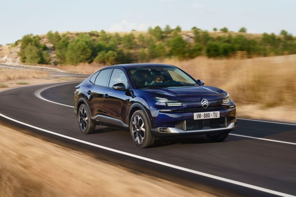 Citroen C4 X 2024 -koeajo: tyylikäs crossover-fastback ja mukavuutta