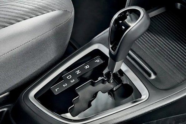 Kannattaako ostaa käytetty auto automaattivaihteistolla?