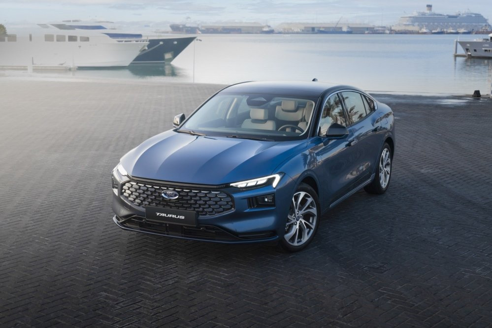 8. sukupolven Ford Taurus: Mukavan sedanin koeajo