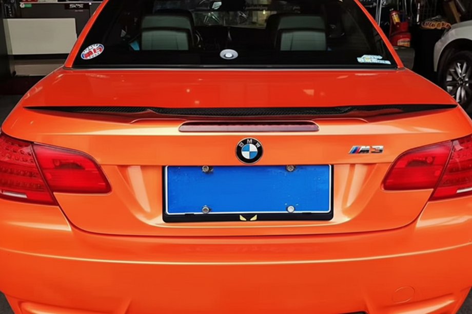 BMW 3-sarja E92/E93 2006–2013 M4-Style-spoileri (E93, kiiltävä musta) Kuva 1