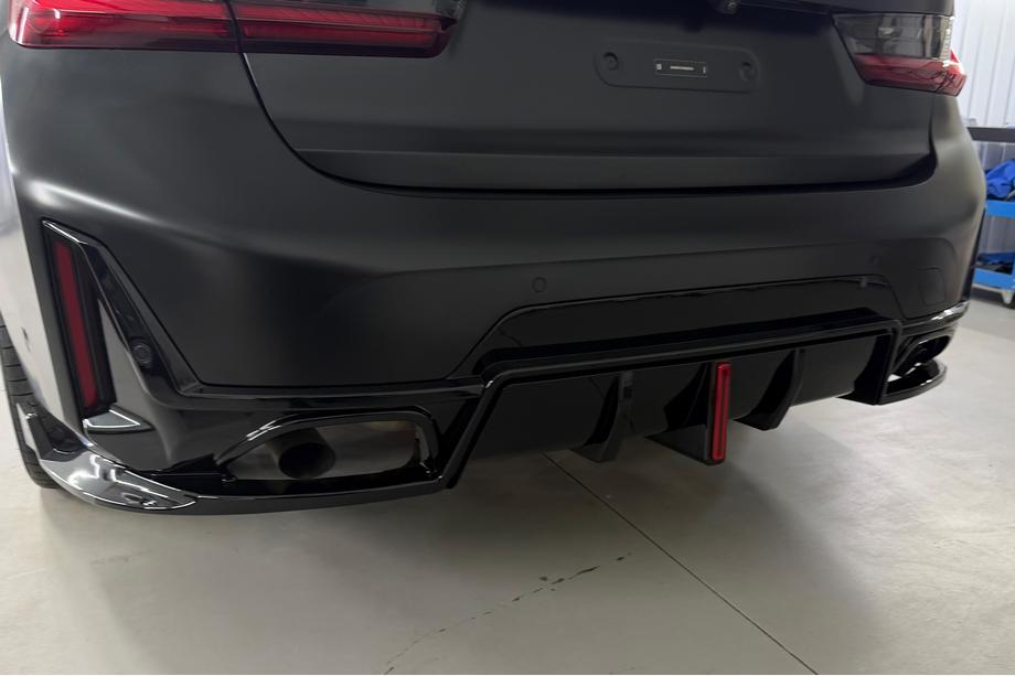 BMW 3-sarja G20/G21 2018– Takapuskurin diffuusori B-Style LED (M-Sport 2023+, ABS) Image
